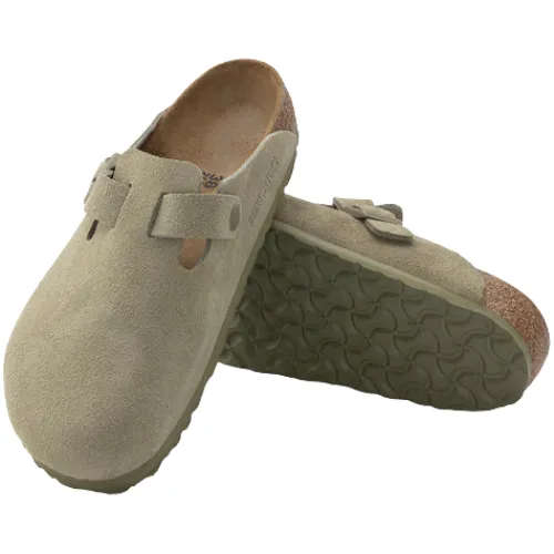 Birkenstock Sandals<Mens Suede Clogs - Boston - Khaki